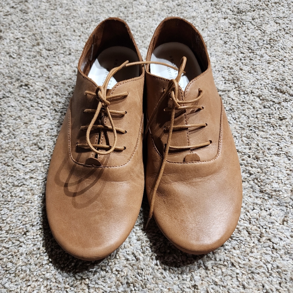 Anothersole Lucie is smooth maca. Size 8